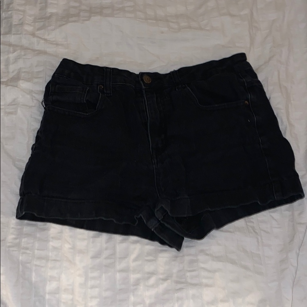 🚫sold on curtsy🚫 forever 21 black shorts